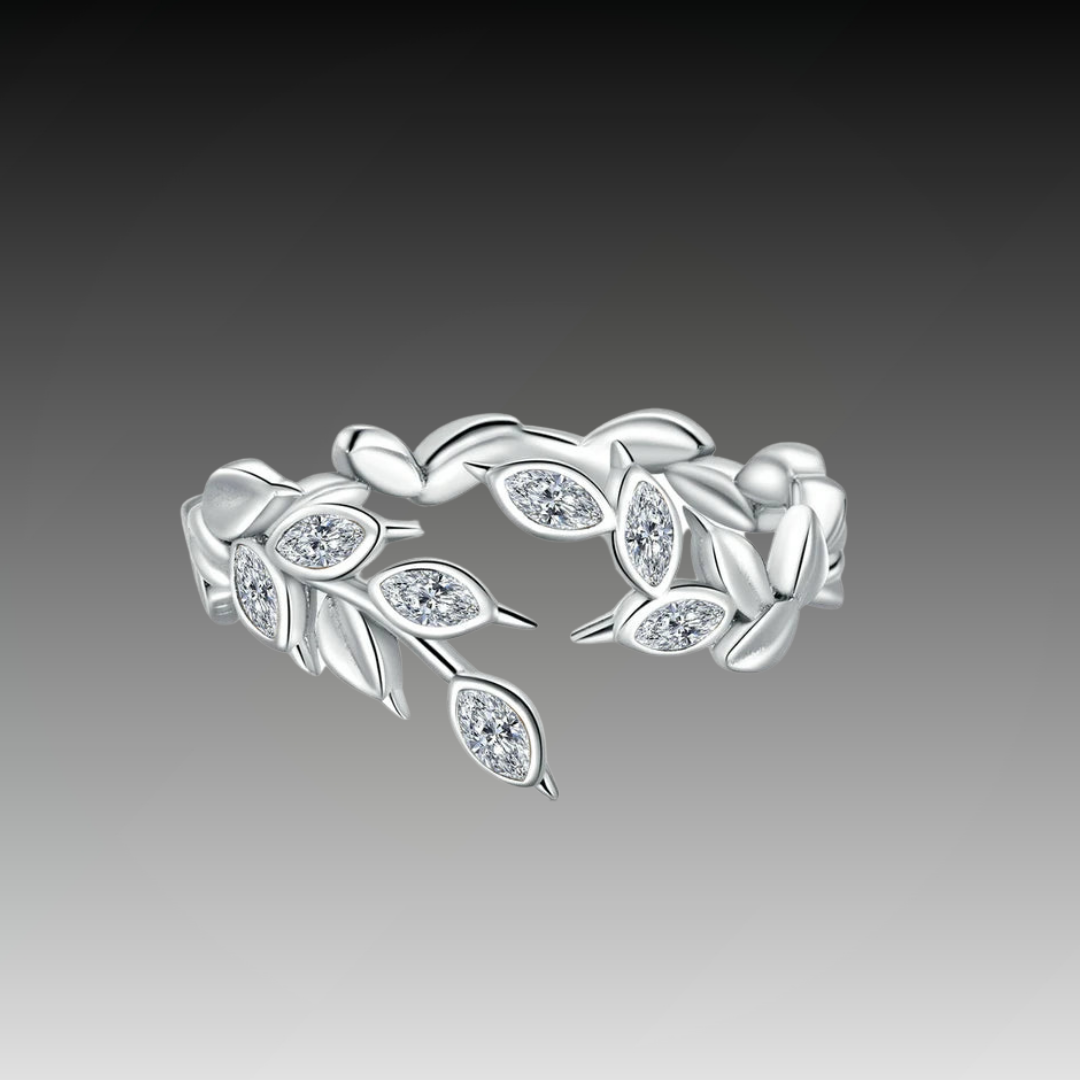 Sterling silver ring designed with alternating smooth and pavé-set marquise leaves, evoking a graceful wheat stalk, from the Bianco Nero collection.